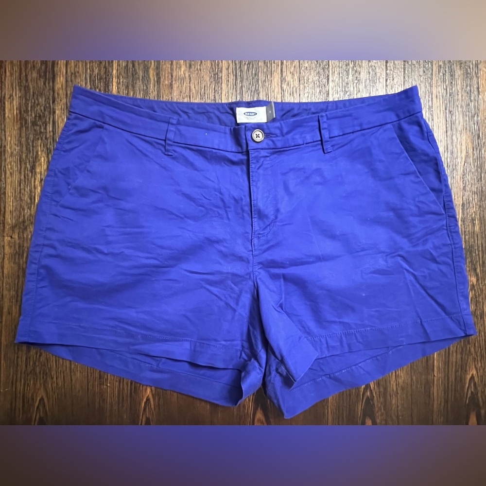 Royal blue so 16 Old Navy shorts